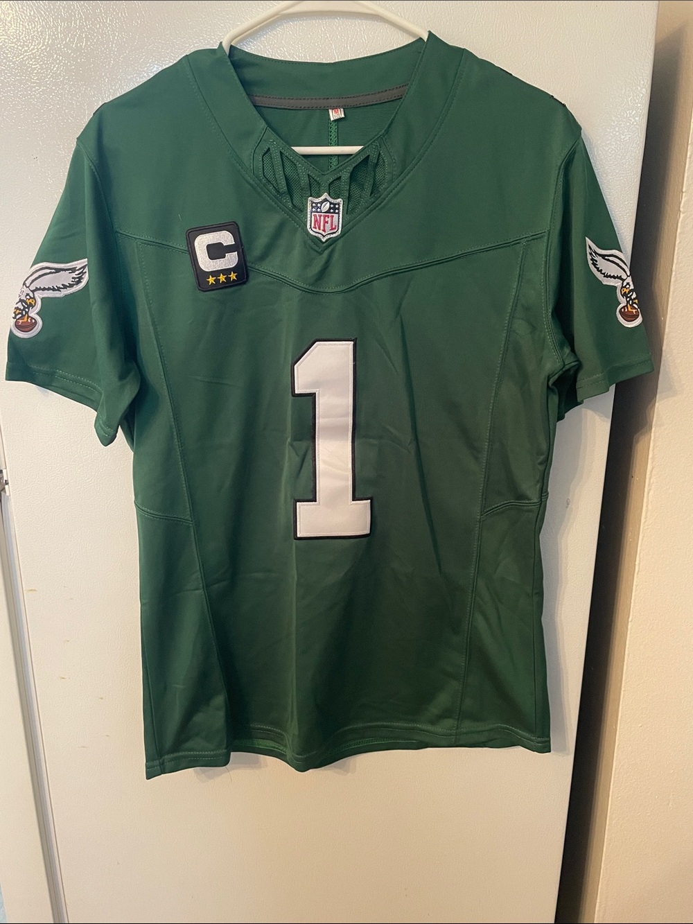 NFL Eagles Jalen Hurts #1 Women’s Medium Jersey Captain, Eagles, 1s‎ Patches